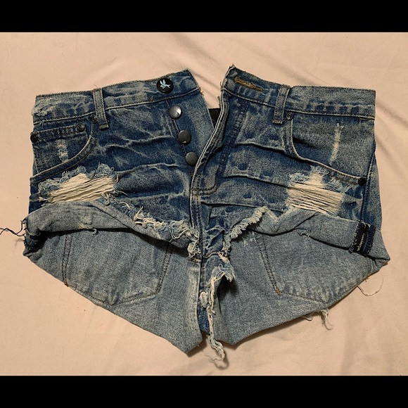 NWOT One Teaspoon ‘Bandits’ Denim Shorts - Picture 1 of 5